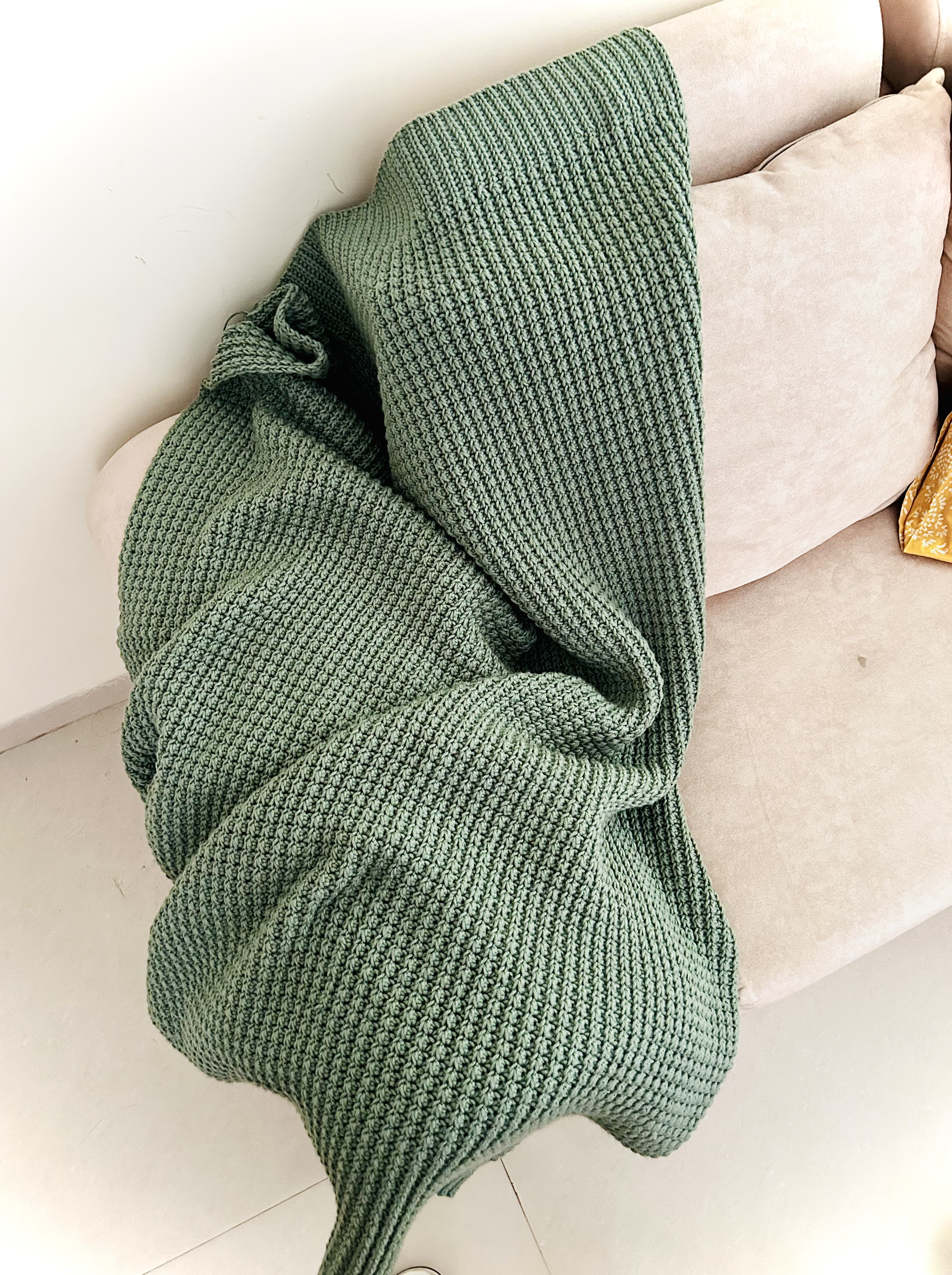 Solid Colour Throw image 1